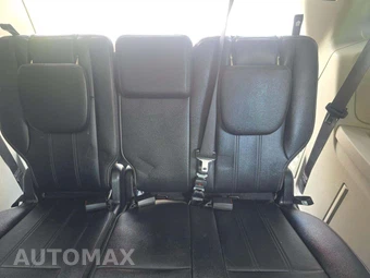 2016 Chrysler Town & Country Touring 121.2" WB - miniatura 14