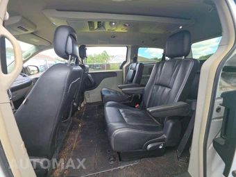 2016 Chrysler Town & Country Touring 121.2" WB – miniatura 13