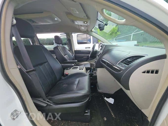 2016 Chrysler Town & Country Touring 121.2" WB – miniatura 19