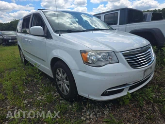 2016 Chrysler Town & Country Touring 121.2" WB – miniatura 4