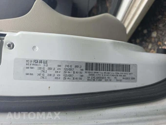 2016 Chrysler Town & Country Touring 121.2" WB – miniatura 5