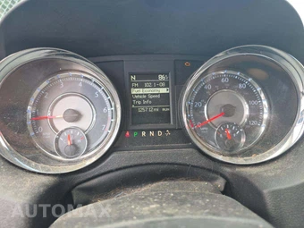 2016 Chrysler Town & Country Touring 121.2" WB – miniatura 9