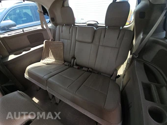 2016 Chrysler Town & Country Touring 121.2" WB - miniatura 14