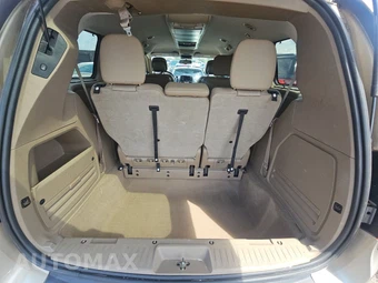 2016 Chrysler Town & Country Touring 121.2" WB - miniatura 17