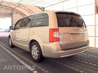 2016 Chrysler Town & Country Touring 121.2" WB - miniatura 6