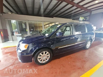 2016 Chrysler Town & Country Touring 121.2" WB