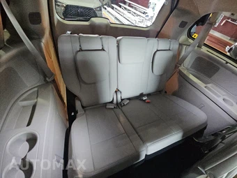 2016 Chrysler Town & Country Touring 121.2" WB - miniatura 14