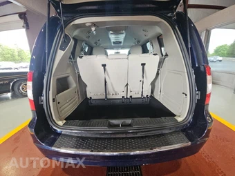 2016 Chrysler Town & Country Touring 121.2" WB - miniatura 18