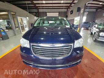 2016 Chrysler Town & Country Touring 121.2" WB - miniatura 2
