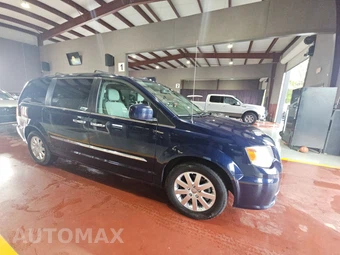 2016 Chrysler Town & Country Touring 121.2" WB - miniatura 3
