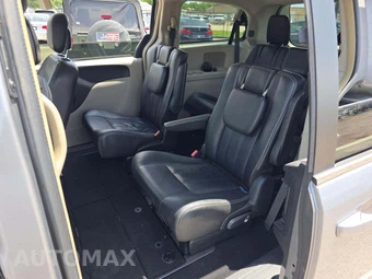 2016 Chrysler Town & Country Touring 121.2" WB – miniatura 13
