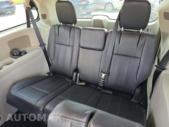 2016 Chrysler Town & Country Touring 121.2" WB – miniatura 14