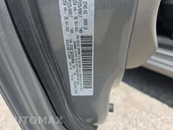 2016 Chrysler Town & Country Touring 121.2" WB – miniatura 5