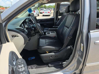 2016 Chrysler Town & Country Touring 121.2" WB – miniatura 6
