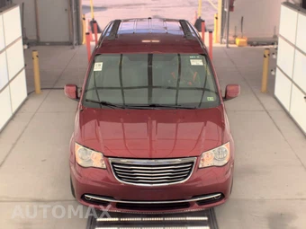 2016 Chrysler Town & Country Touring 121.2" WB - miniatura 2
