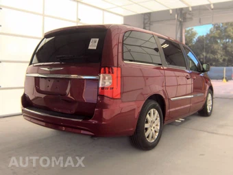2016 Chrysler Town & Country Touring 121.2" WB - miniatura 4