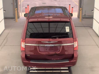 2016 Chrysler Town & Country Touring 121.2" WB - miniatura 5