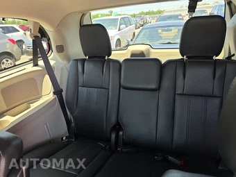 2016 Chrysler Town & Country Touring 121.2" WB - miniatura 14