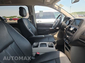 2016 Chrysler Town & Country Touring 121.2" WB - miniatura 8