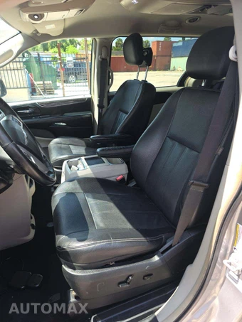 2016 Chrysler Town & Country Touring 121.2" WB - miniatura 6
