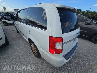 2016 Chrysler Town & Country Touring 121.2" WB - miniatura 6