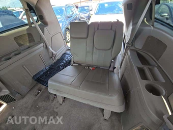 2016 Chrysler Town & Country Touring 121.2" WB - miniatura 14