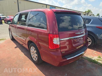 2016 Chrysler Town & Country Touring 121.2" WB - miniatura 2