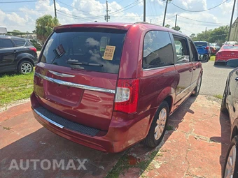 2016 Chrysler Town & Country Touring 121.2" WB - miniatura 3