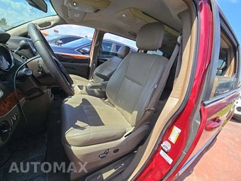 2016 Chrysler Town & Country Touring 121.2" WB - miniatura 6
