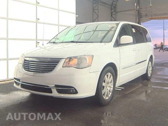 2016 Chrysler Town & Country Touring 121.2" WB