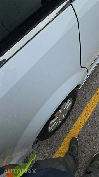2016 Chrysler Town & Country Touring 121.2" WB - miniatura 27