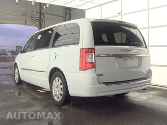 2016 Chrysler Town & Country Touring 121.2" WB - miniatura 6