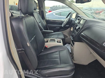 2016 Chrysler Town & Country Touring 121.2" WB - miniatura 8