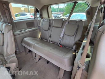 2016 Chrysler Town & Country Touring 121.2" WB - miniatura 10