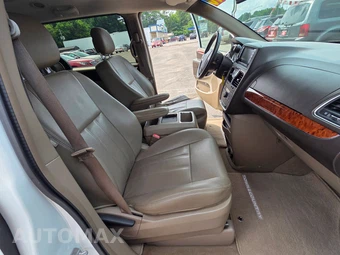 2016 Chrysler Town & Country Touring 121.2" WB - miniatura 15