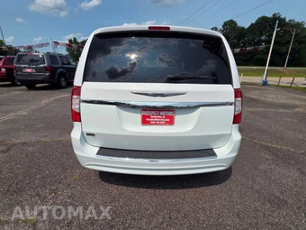 2016 Chrysler Town & Country Touring 121.2" WB - miniatura 4