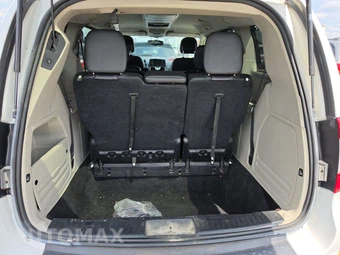 2016 Chrysler Town & Country Touring 121.2" WB - miniatura 17