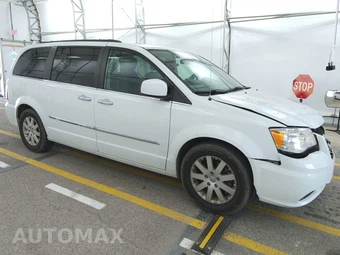 2016 Chrysler Town & Country Touring 121.2" WB - miniatura 3