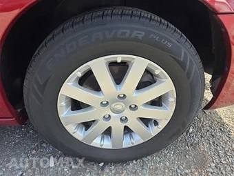 2016 Chrysler Town & Country Touring 121.2" WB - miniatura 11