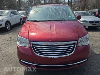 2016 Chrysler Town & Country Touring 121.2" WB - miniatura 2