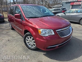 2016 Chrysler Town & Country Touring 121.2" WB - miniatura 3