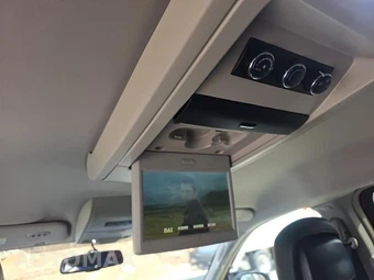 2016 Chrysler Town & Country Touring 121.2" WB - miniatura 31