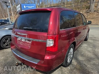 2016 Chrysler Town & Country Touring 121.2" WB - miniatura 4