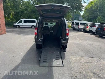 2016 Chrysler Town & Country Touring 121.2" WB - miniatura 5