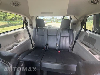 2016 Chrysler Town & Country Touring 121.2" WB - miniatura 12