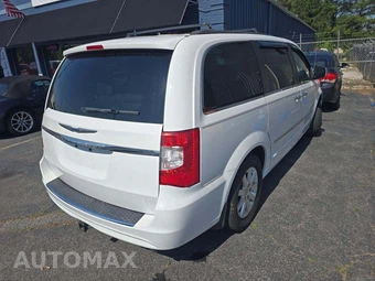 2016 Chrysler Town & Country Touring 121.2" WB - miniatura 3