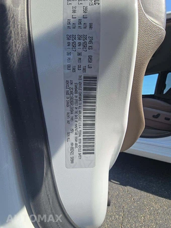 2016 Chrysler Town & Country Touring 121.2" WB - miniatura 5