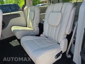 2016 Chrysler Town & Country Touring 121.2" WB – miniatura 16