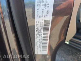 2016 Chrysler Town & Country Touring 121.2" WB – miniatura 17