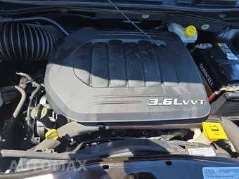 2016 Chrysler Town & Country Touring 121.2" WB – miniatura 18